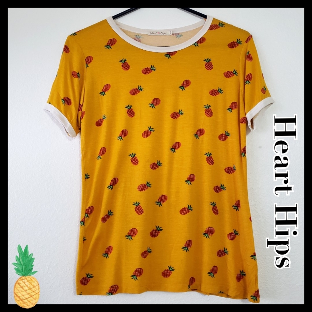 ♥️ $  (3/$15) HeartHips:Size:M/ Yellow Pinapple Graphic Tee